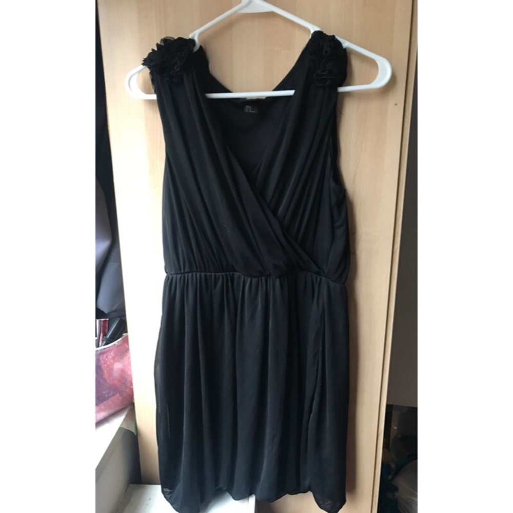 H&M Sleeveless Black Dress